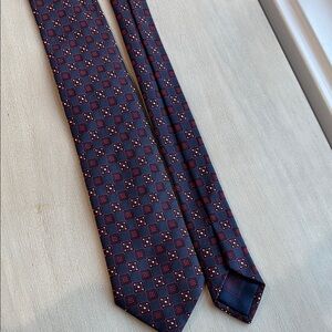 Brioni Elegant Navy and Red Patterned Men's Tie